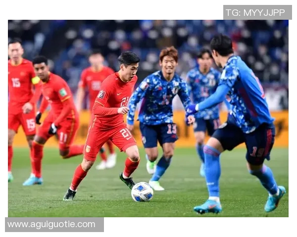 激战在即12强赛中国队迎战强敌韩国队全力争胜展现斗志与实力